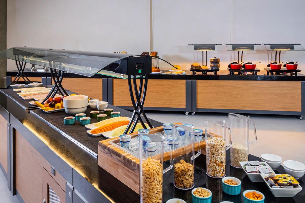 Nh Hotel Feira De Santana Kültér fotó